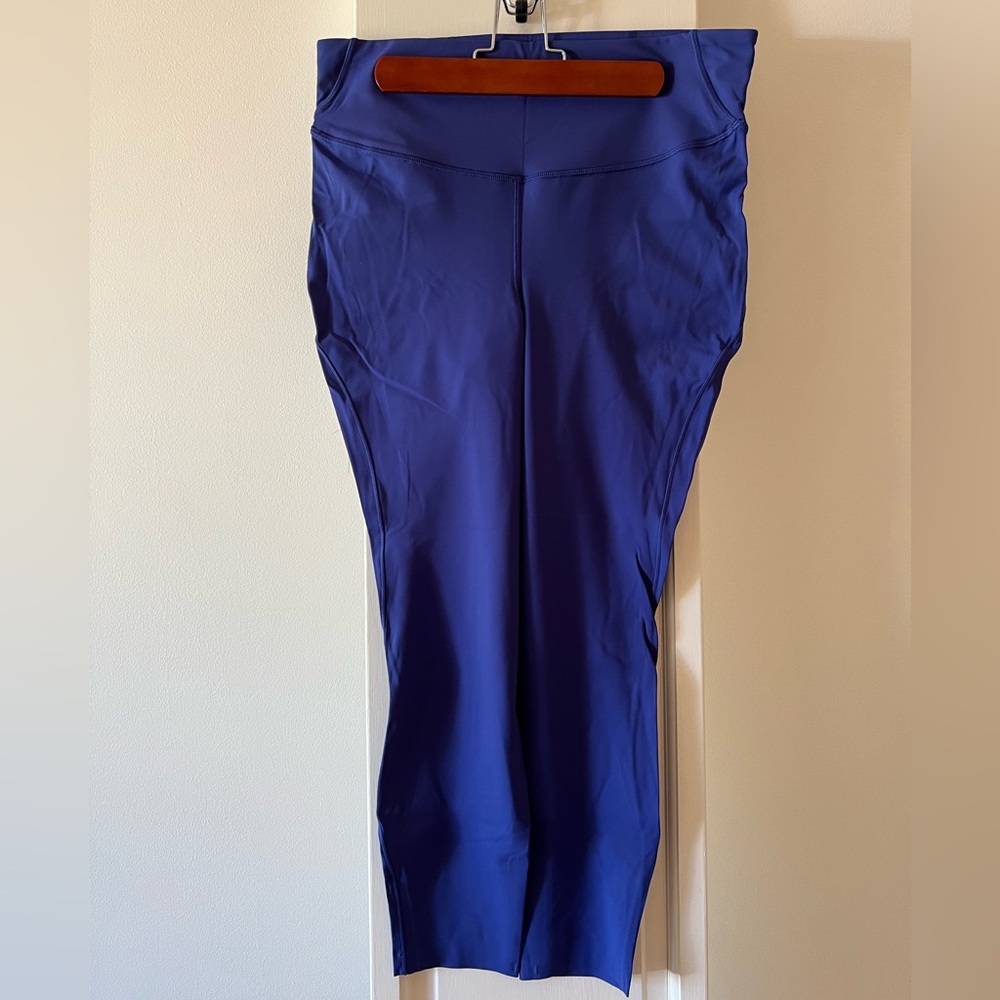 Lululemon Size 12 Base Pace High Rise Running Tight 25”